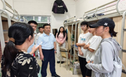 露点直播
组织开展新学期查寝走访活动