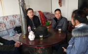 露点直播
开展“家访送温暖”活动