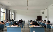 学院动态｜三笔传薪火 墨香铸师魂 ——露点直播
举行书写大赛